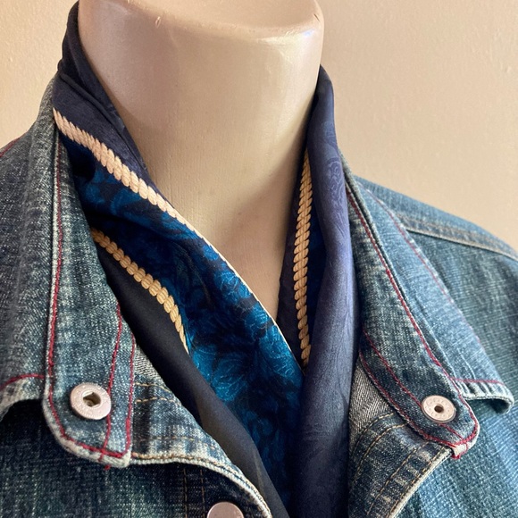 Long silk scarf, Liz Claiborne, hand rolled, - Picture 5 of 5